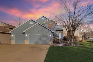 3402 Highlands Rd, Brooklyn Park, MN 55443