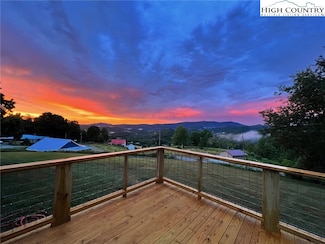 840 Brooks Shell Rd, Elk Park, NC 28622