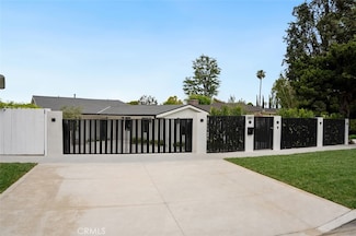 13817 Valley Vista Blvd, Sherman Oaks, CA 91423