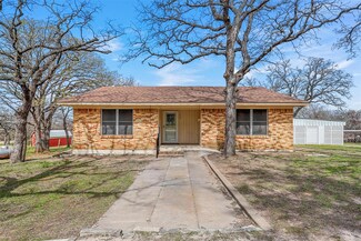 2124 Tarver Rd, Burleson, TX 76028