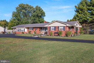 61 Acorn Ln, Dover, DE 19901