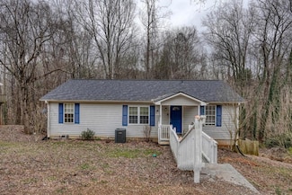 435 Pine Crest Cir, Cleveland, GA 30528