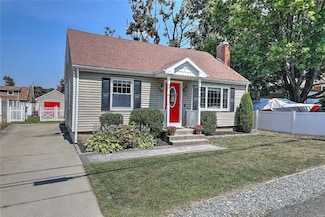 9 Norman St, Cumberland, RI 02864