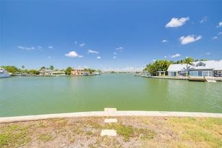 17411 1st St E, Redington Shores, FL 33708