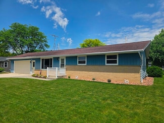 820 Ontario Ave, Oostburg, WI 53070