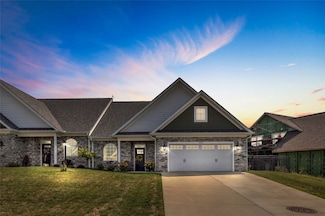 1061 Blackthorne Dr, Jeannette, PA 15644