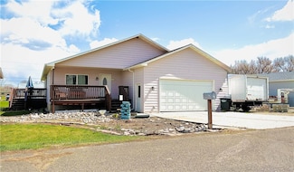 1635 Grape St, Huntley, MT 59037