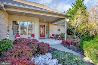 220 Sandhill Ct, Saint Leonard, MD 20685