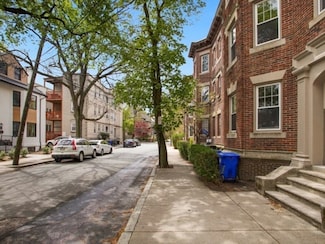 164 Thorndike St Unit 2, Brookline, MA 02446