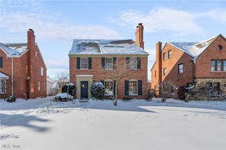 2392 Fenwood Rd, University Heights, OH 44118