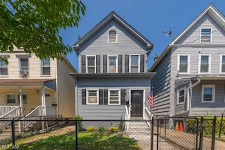 576 Walnut St, Elizabeth, NJ 07201