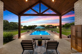 542 Private Road 3702, San Antonio, TX 78253