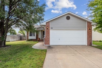 1319 E Lonna St, Haysville, KS 67060
