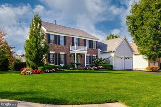 2 Heather Ln, Moorestown, NJ 08057