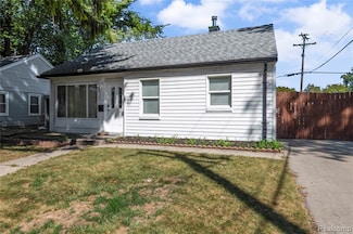 10320 Troy St, Oak Park, MI 48237