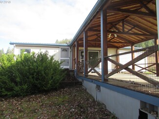 105 E 6th St, Lowell, OR 97452
