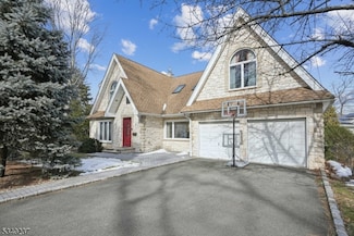 827 Ridgewood Rd, Millburn, NJ 07041