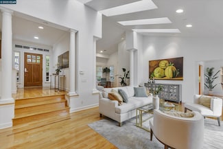 1215 Alvarado Rd, Berkeley, CA 94705