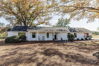 1410 Old Bishop Rd, Bishop, GA 30621