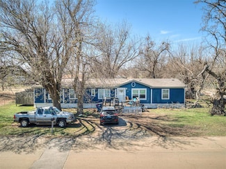 225 N Fir St, Crescent, OK 73028