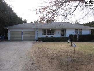 3117 E Red Rock Rd, Hutchinson, KS 67501