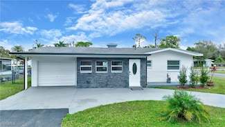 8141 Cleaves Rd, North Fort Myers, FL 33903
