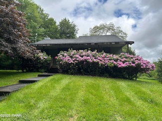 1970 Aberdeen Rd, Madison Township, PA 18444