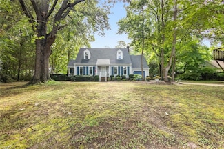 916 Oxford Dr, Virginia Beach, VA 23452
