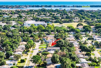 350 NE 27th Ct, Boynton Beach, FL 33435