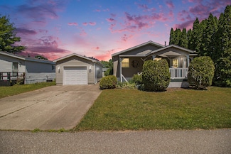 7286 Kildeer Ln, Ludington, MI 49431