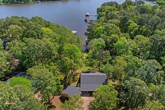 4900 Old Oak Dr, Benton, LA 71006