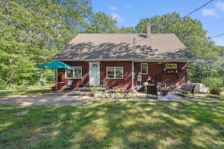 31 Leetes Island Rd, Guilford, CT 06437