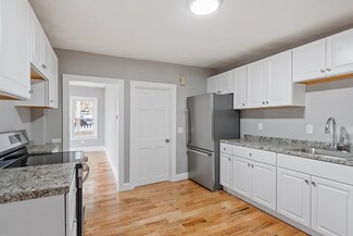 67 Beech St, Fitchburg, MA 01420