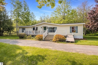 14501 Williams Rd, Elk Rapids, MI 49629
