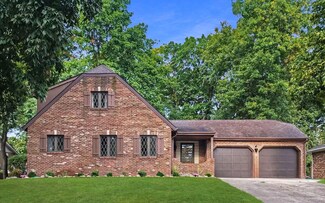 1672 Sunnyslope Dr, Crown Point, IN 46307
