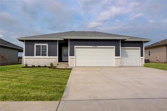 2728 NW Greenwood St, Ankeny, IA 50023