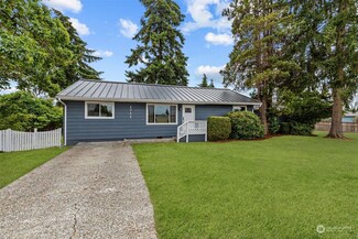 1711 Oak St, Milton, WA 98354
