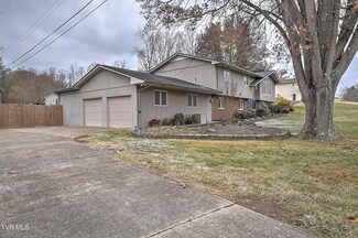 2017 Pinebrook Dr, Kingsport, TN 37660