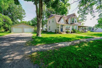 524 3rd St, Whiting, KS 66552