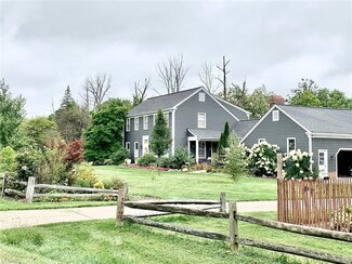 455 Oak Hollow Rd, Aurora, OH 44202