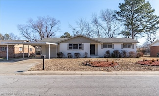 8205 Hermitage Dr, Fort Smith, AR 72908