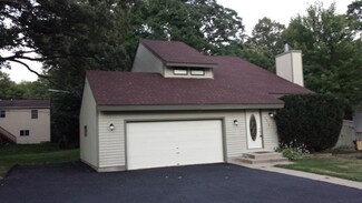 2918 E Hickory Dr, Wonder Lake, IL 60097