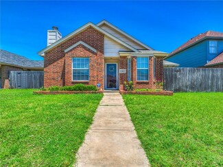 1307 SW 24th St, Moore, OK 73170