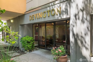 7600 SE 29th St Unit A305, Mercer Island, WA 98040