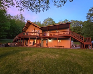 697 Hamilton Hollow Rd, Arlington, VT 05250