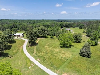 15 Farmstead Ln, Chattahoochee Hills, GA 30268