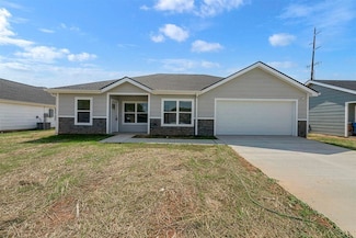 205 Ashkirk Ln, Glasgow, KY 42141