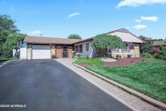 149 Idlewild Ln, Matawan, NJ 07747