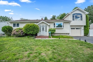 5 Estok Rd, Edison, NJ 08817
