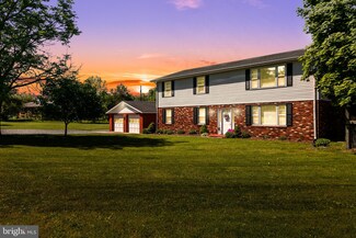 6613 Willis Ln, Frederick, MD 21702